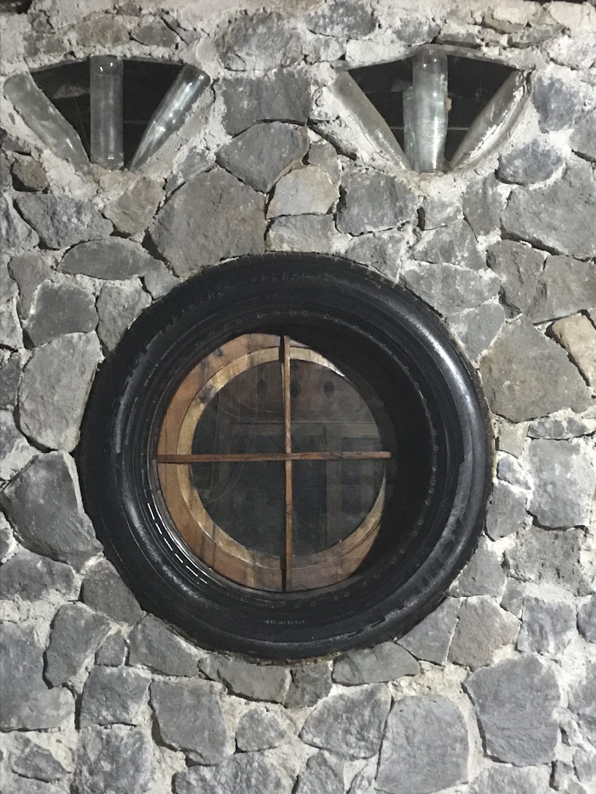 tyre window